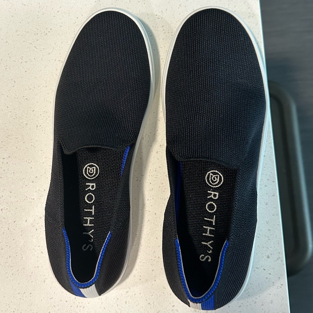 Excellent used Rothy's slip on